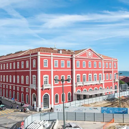 Very Sunny With Large Balcony 3rd Floor Apartament *