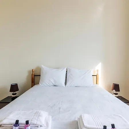 Very Sunny With Large Balcony 3rd Floor Apartamento *