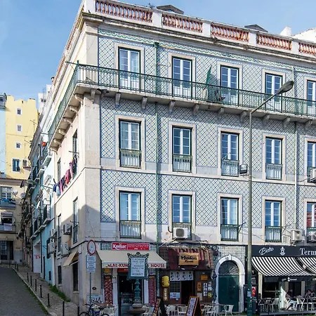 Very Sunny With Large Balcony 3rd Floor