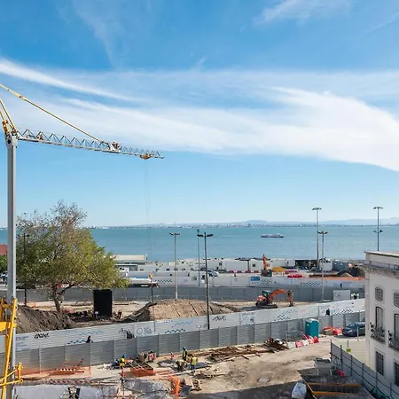 Very Sunny With Large Balcony 3rd Floor Apartamento *