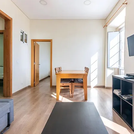 شقة Very Sunny With Large Balcony 3rd Floor Lisboa