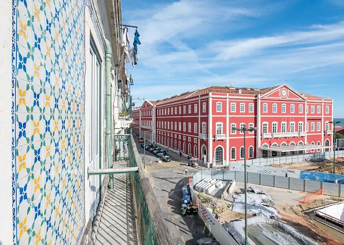 Very Sunny With Large Balcony 3rd Floor Apartment