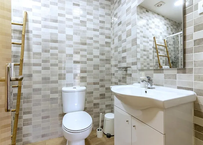 Very Sunny With Large Balcony 3rd Floor Lejlighed Lisboa