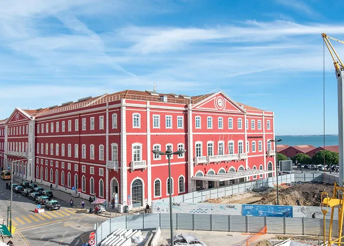 Very Sunny With Large Balcony 3rd Floor Lejlighed *