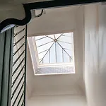 アパート Very Sunny With Large Balcony 3rd Floor
