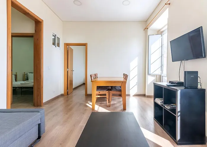 Appartamento Very Sunny With Large Balcony 3rd Floor Lisbona